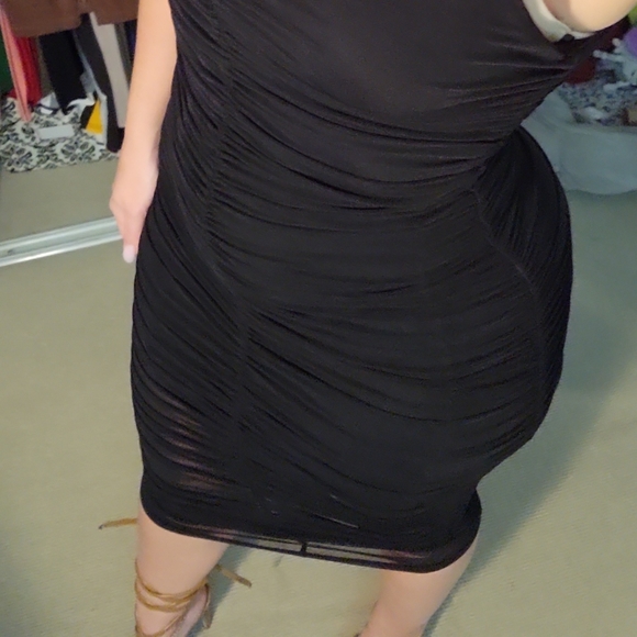 Little black dress - Picture 4 of 7